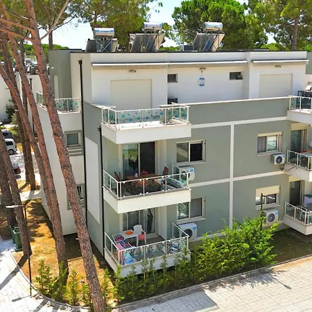 Sunny - 179 Apartment